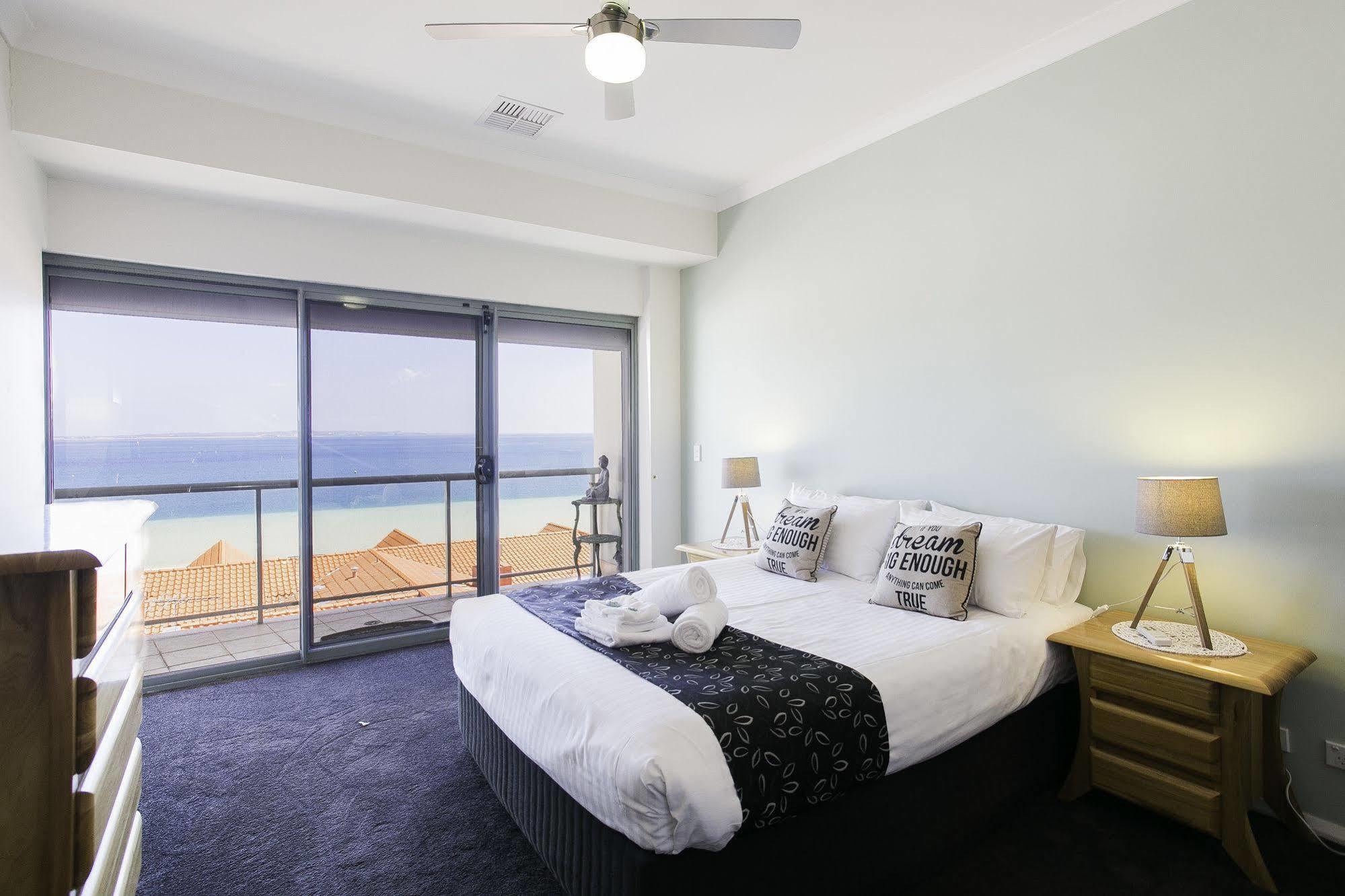 Boardwalk By Rockingham Apartments Esterno foto